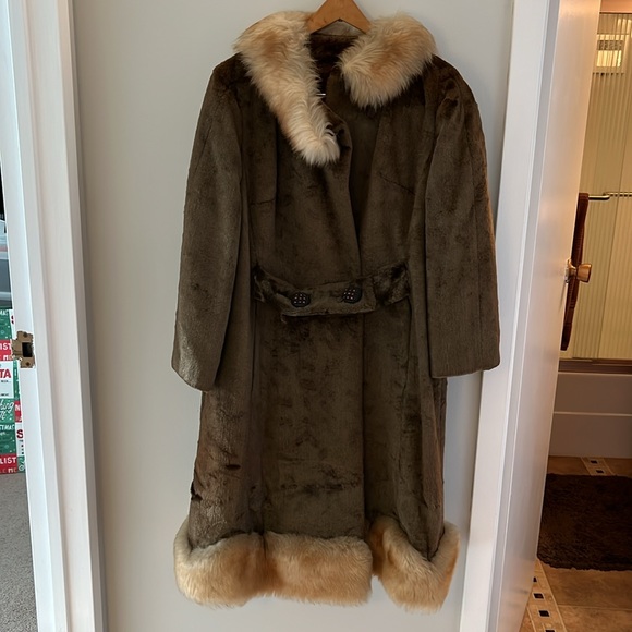 Wales of London Vintage Woman’s coat. Beautifully stylish from the 1960’s. - Picture 2 of 13
